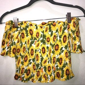 Off the shoulders sunflower crop top